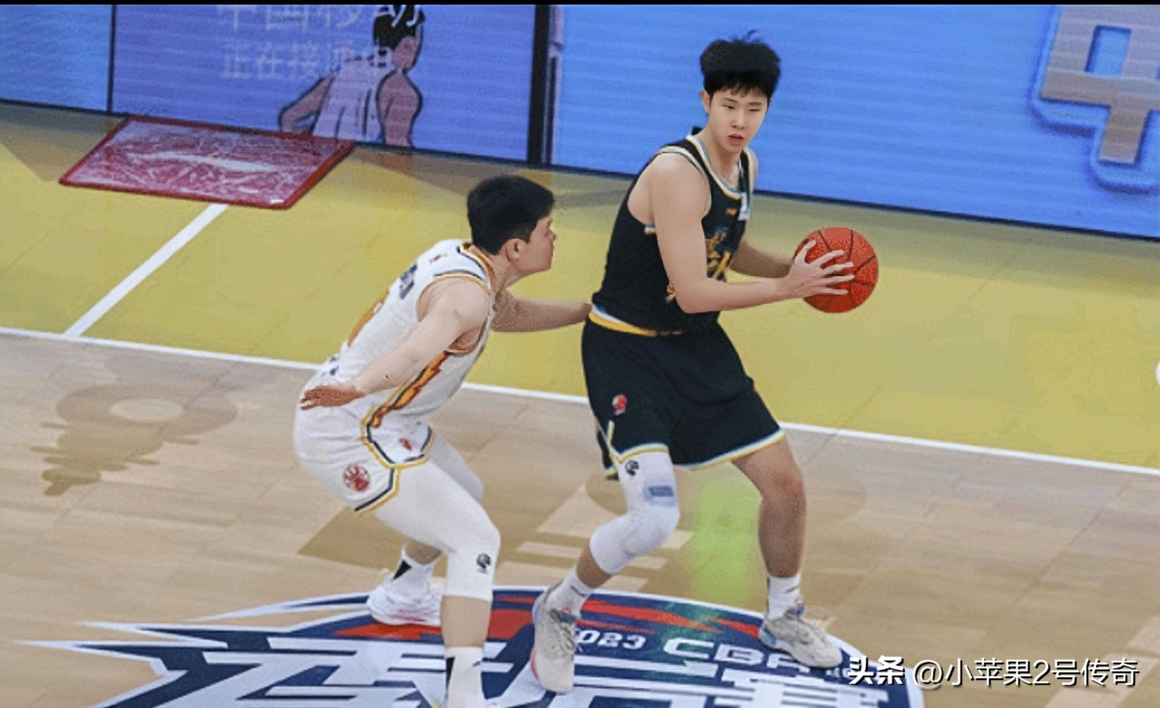 开云体育APP下载-萨拉赫在独行侠比赛中出色发挥，领先优势明显引发热议！-开云体育APP下载