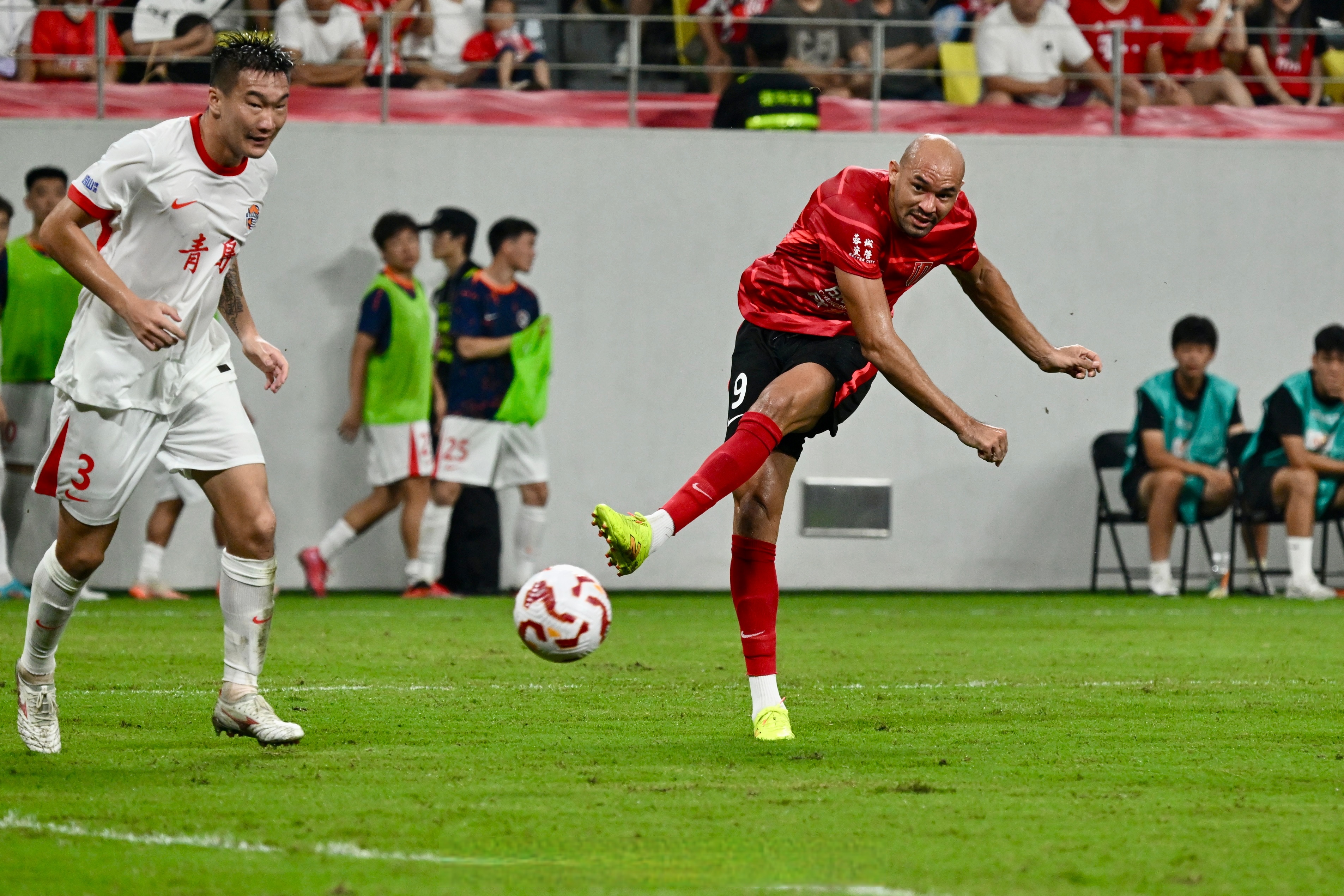 尽享体育世界-成都蓉城迎欧超杯关键赛，赛后遗憾出局，目标明确，赛程密集仍需轮换-尽享体育世界