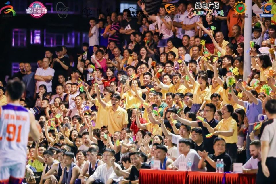 开云-关于赛地聚焦——NBA季后赛今夜热度飙升，金州勇士遗憾出局，球迷炸锅，身体对抗强度拉满的信息-开云