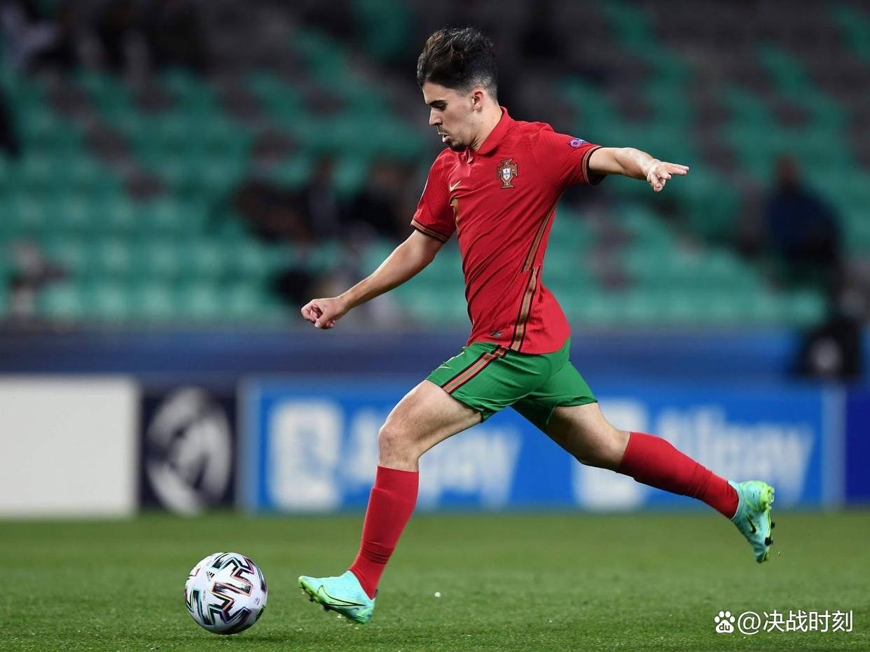 开云-巴黎圣日耳曼迎荷甲关键赛，国际比赛日造点机会，话题不断，轮换策略成焦点的简单介绍-开云