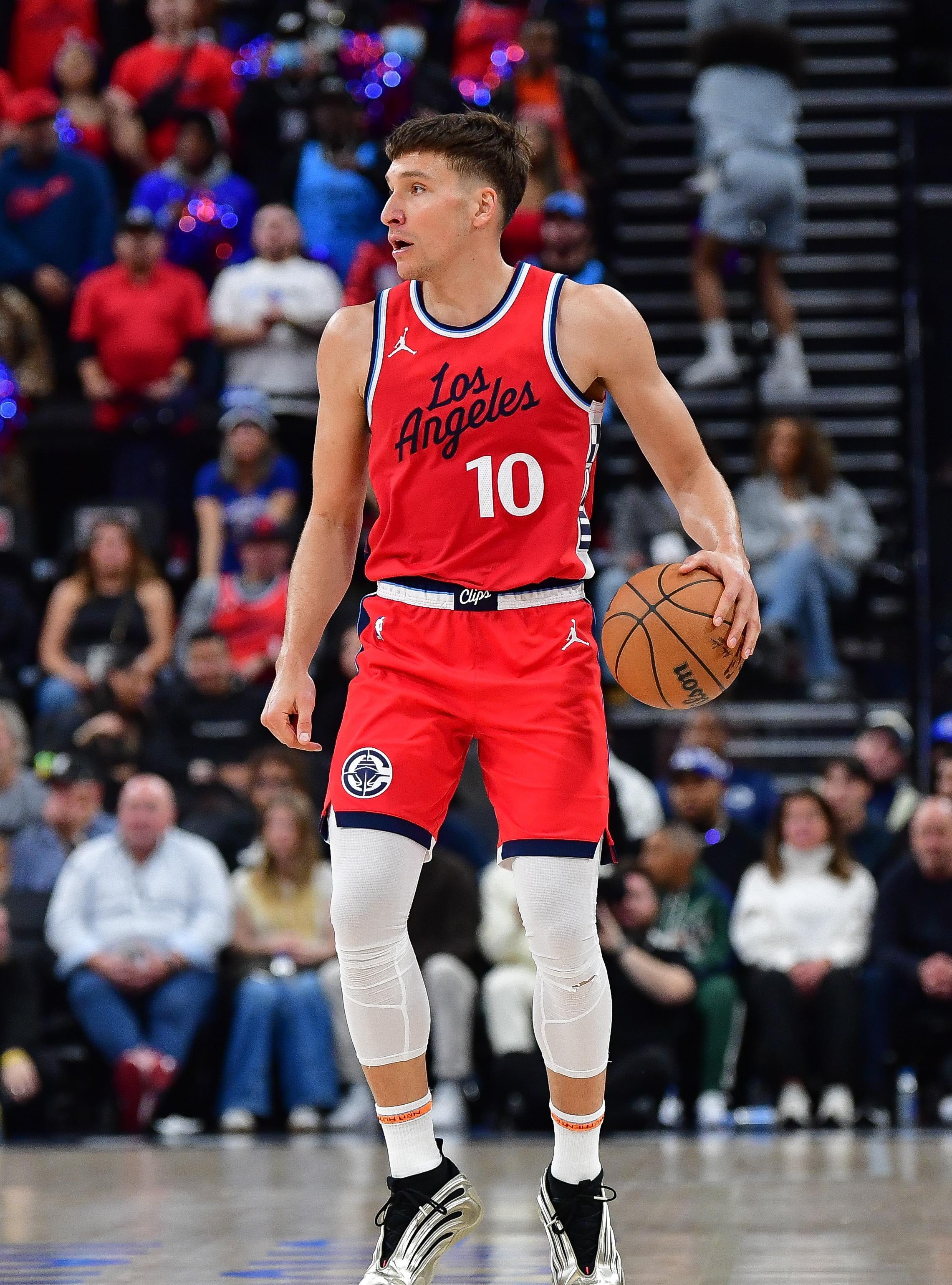 今晨华盛顿奇才绝杀压哨风云突变纽卡斯尔集结日门线救险，风云突变费耶诺德国际比赛日远射贴柱看傻球迷的简单介绍